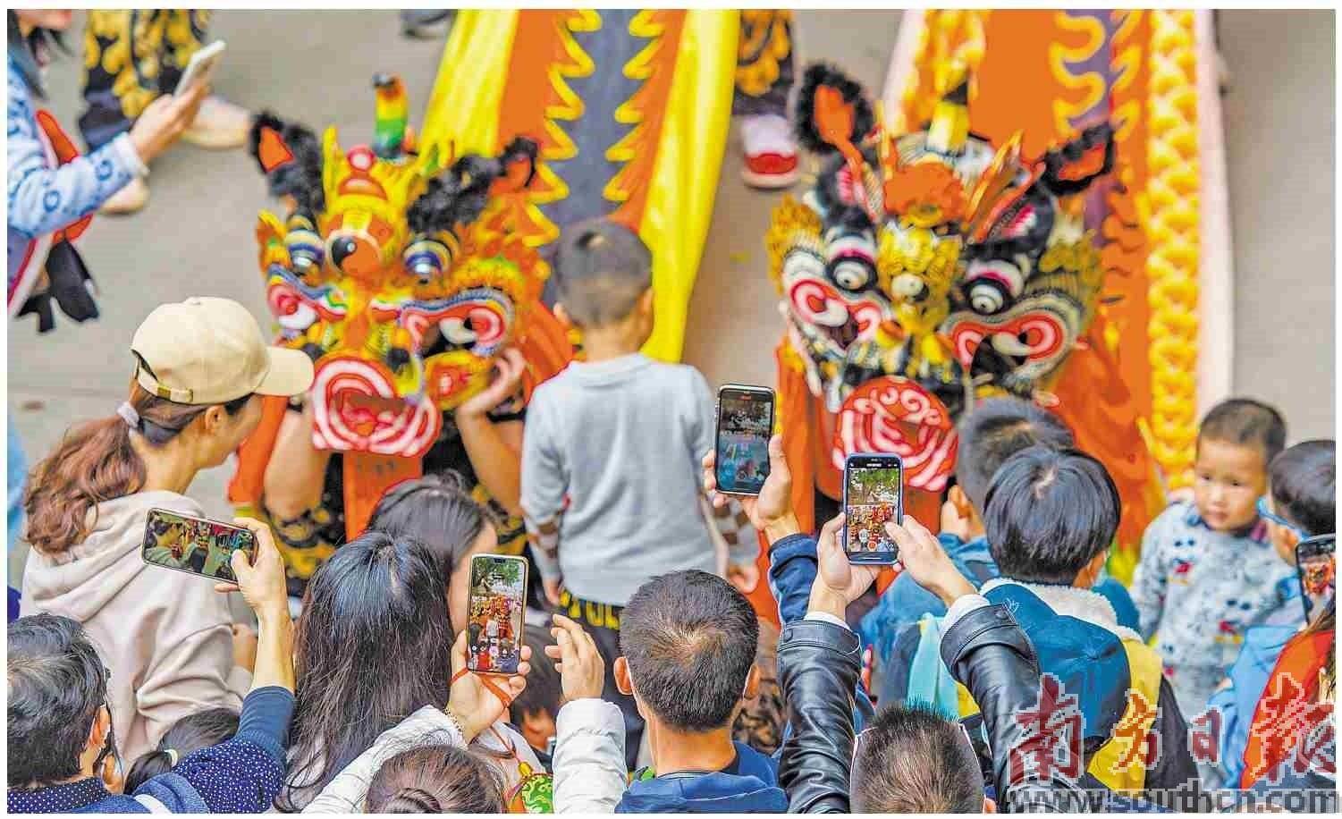 粤教祥云苹果版
:在传承非遗中感受浓浓年味