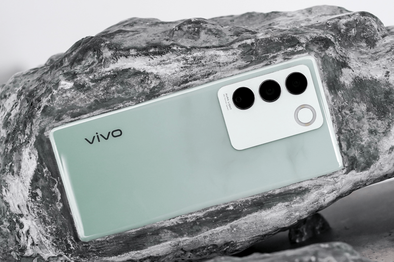 誉品手机:是手机也是艺术品 vivo S16颜如玉演绎机圈色彩新潮流-第2张图片-太平洋在线下载