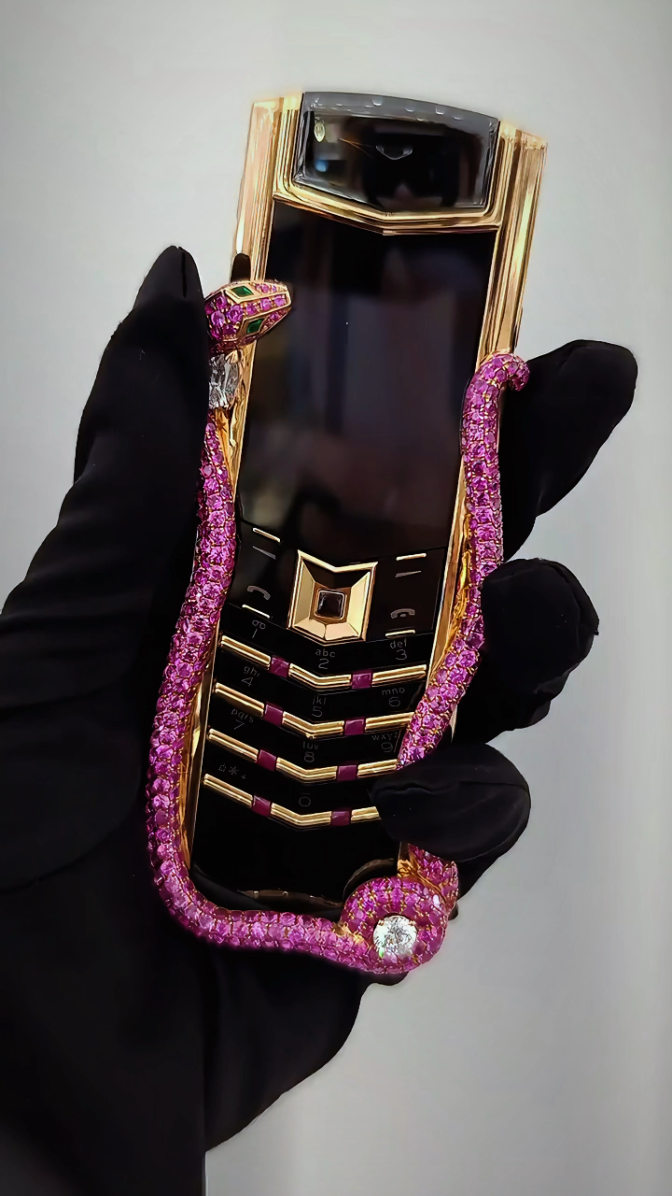 vertu手机宾利限量版(威图手机2020款宾利手机)-第3张图片-QuickQ官网